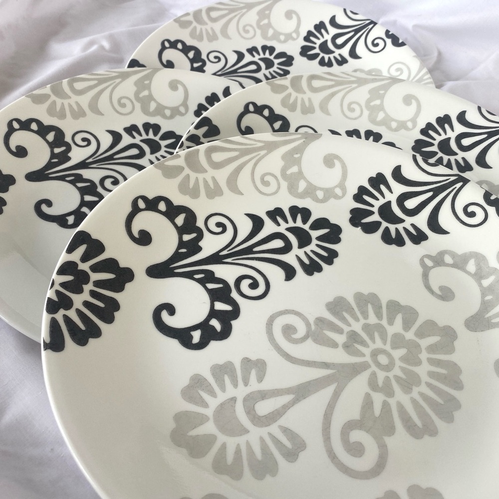 Marissa (Corelle)
by CORNING CORELLE Set of 4 Dinner Plates